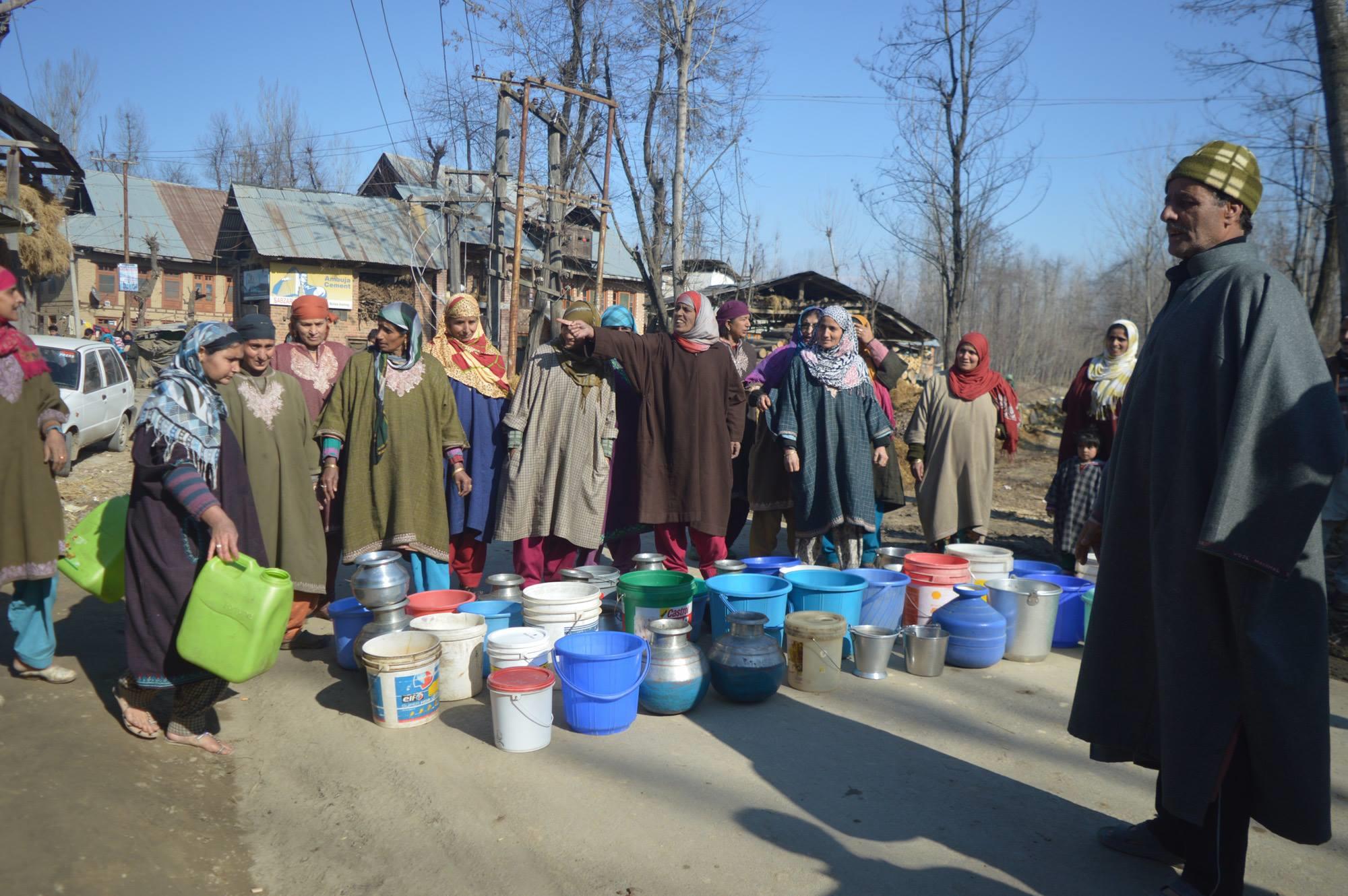 Anantnag, Nowgam residents demand safe drinking water